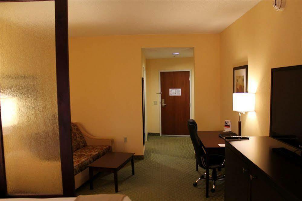 Holiday Inn Express & Suites Harrisburg West Mechanicsburg Exterior foto